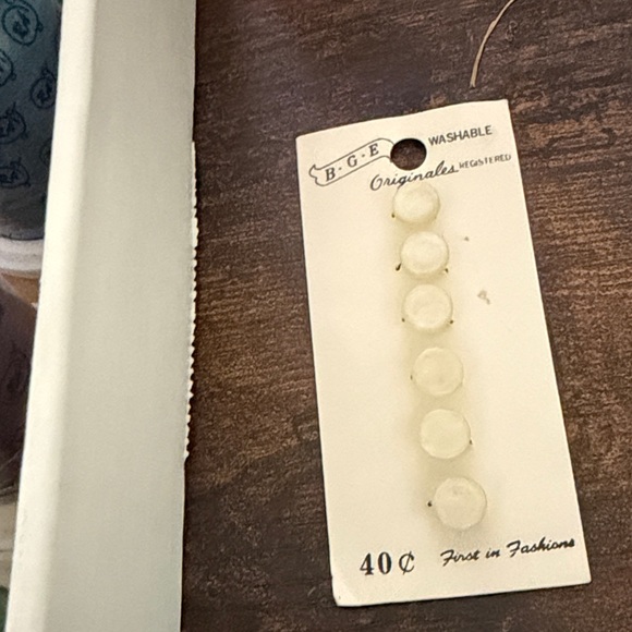 Thimbleberries Limited Edition Thread Collection 16 Spools - Picture 8 of 10